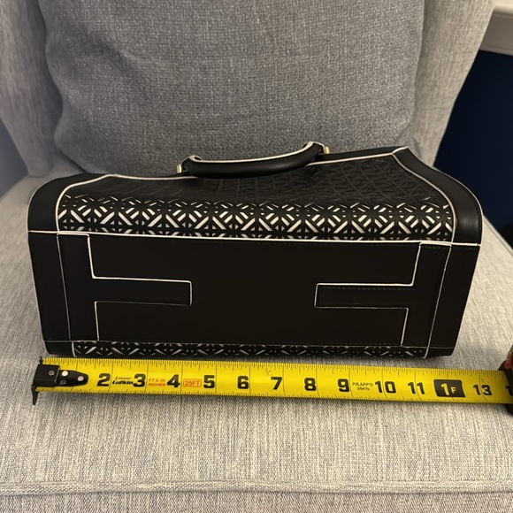 Tori Burch eyelit handbag - Picture 2 of 4